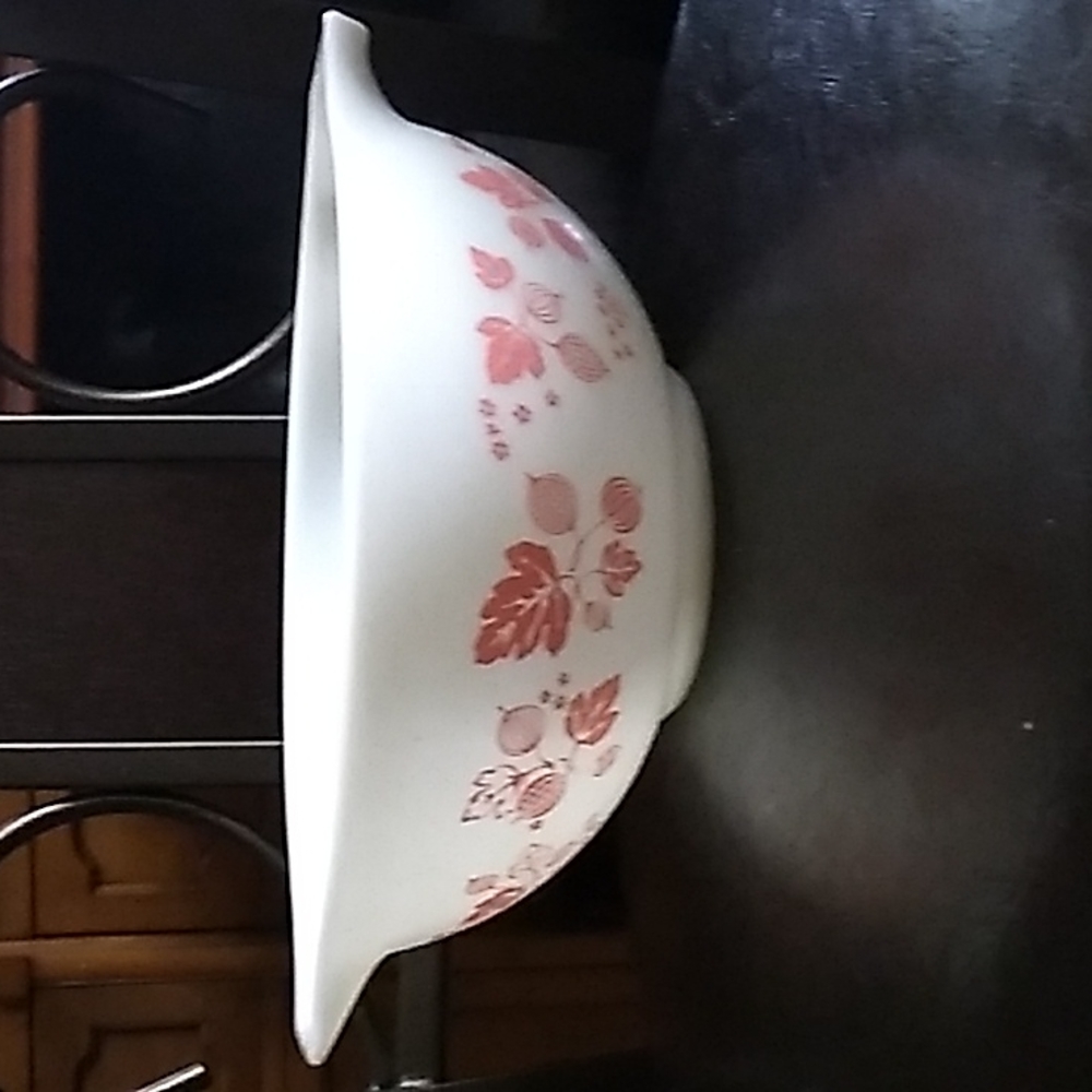 Pyrex Pink Goosebeery 443 bowl